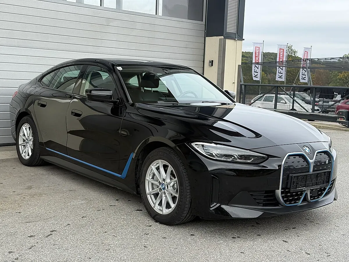 BMW I4 2023 photo 3