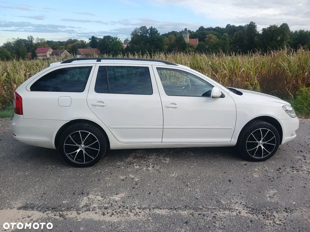 Skoda Octavia 2012 photo 3