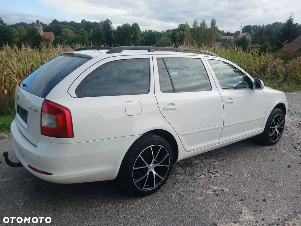 Skoda Octavia 2012 photo 5