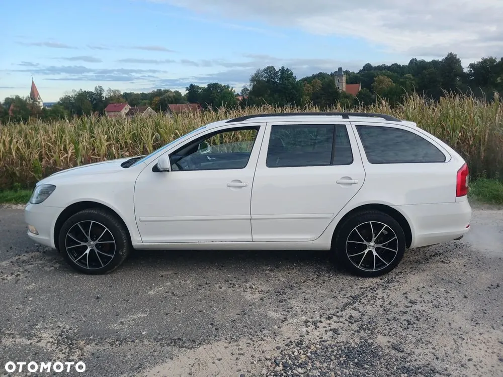 Skoda Octavia 2012 photo 4