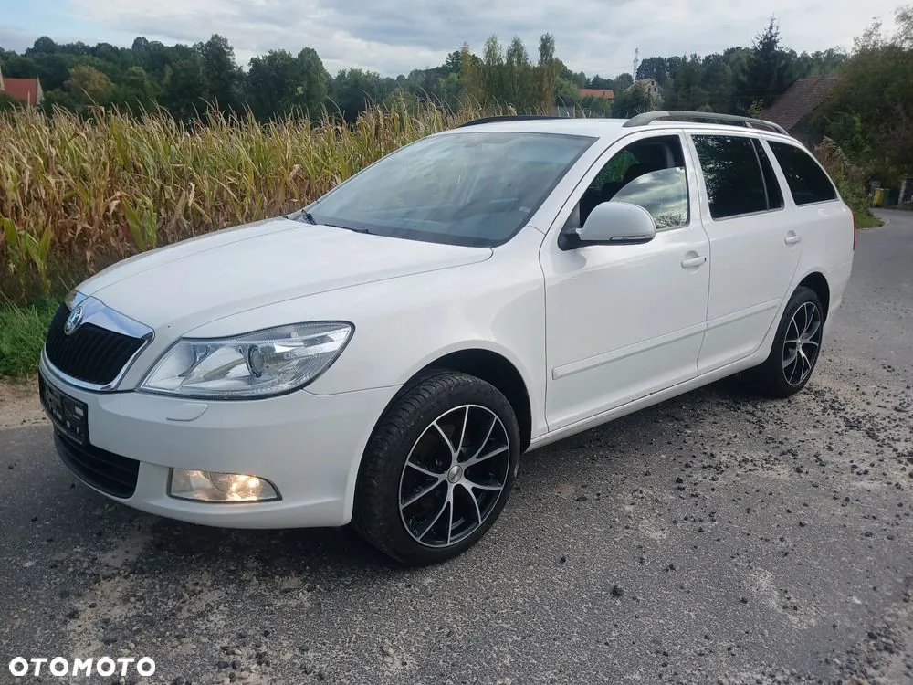 Skoda Octavia 2012 photo 2
