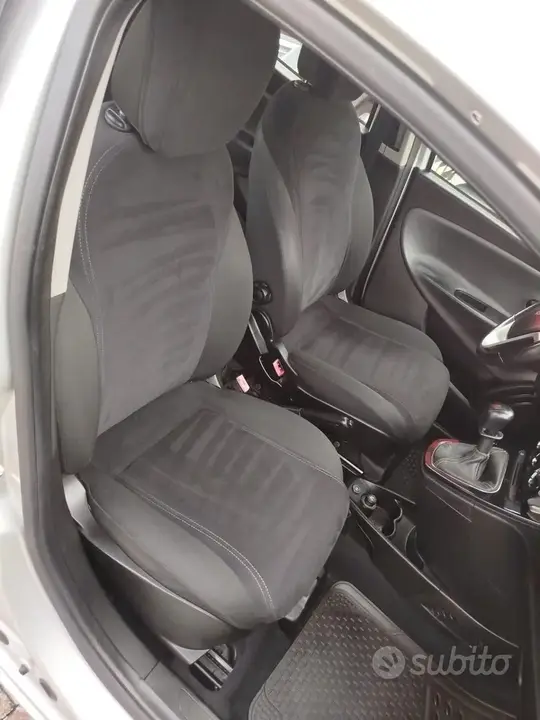 Lancia Ypsilon 2012 photo 3