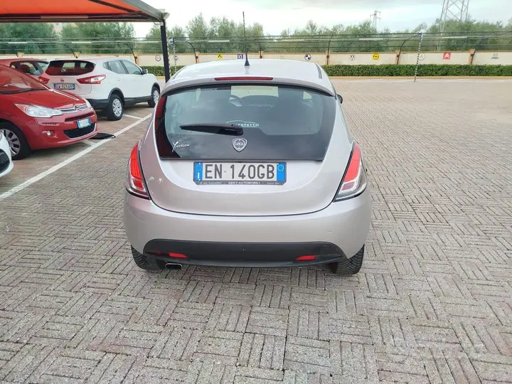 Lancia Ypsilon 2012 photo 2