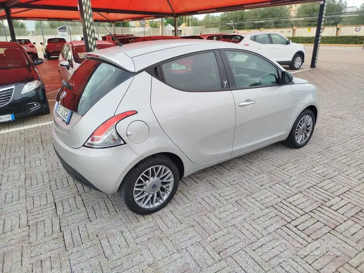 Lancia Ypsilon 2012 photo 4