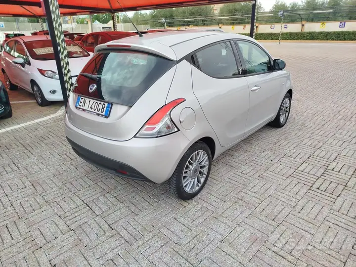 Lancia Ypsilon 2012 photo 5
