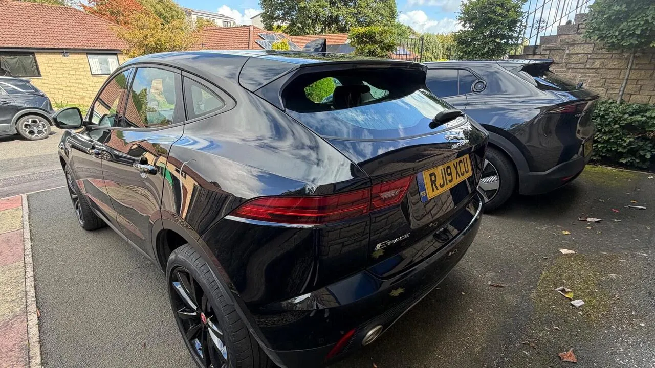 Jaguar E-Pace 2019 photo 4