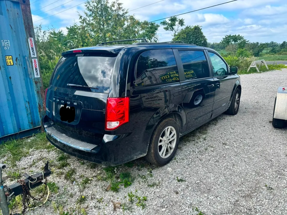 Dodge Grand Caravan 2013 photo 2