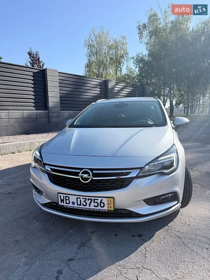 Opel Astra 2019 photo 2