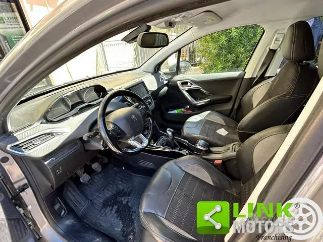 Peugeot 2008 2017 photo 2