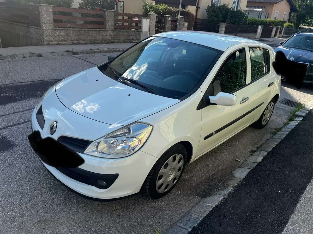 Renault Clio 2009 photo 3