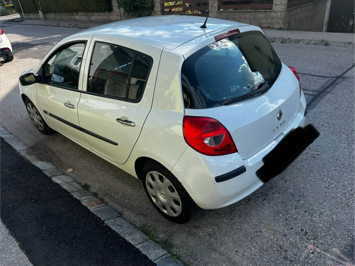Renault Clio 2009 photo 2