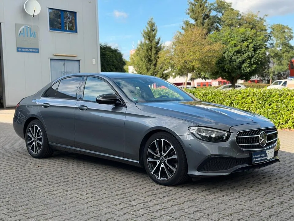 Mercedes-Benz E 220 D