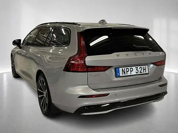 Volvo V60 2025 photo 2