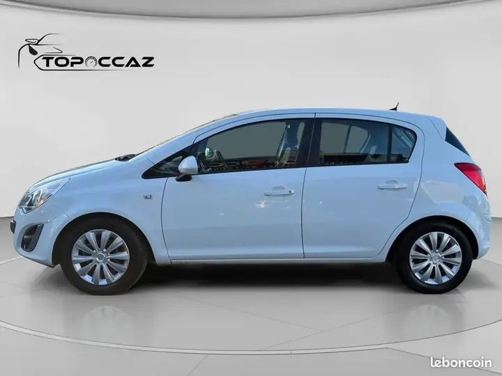 Opel Corsa 2012 photo 2