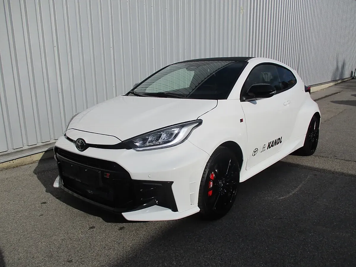 Toyota Yaris 2025 photo 2