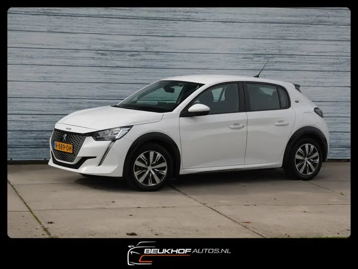 Peugeot E-208