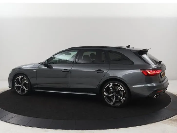 Audi A4 2021 photo 2
