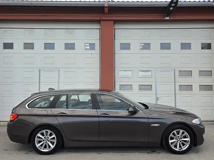 BMW 5 Series 2012 photo 3