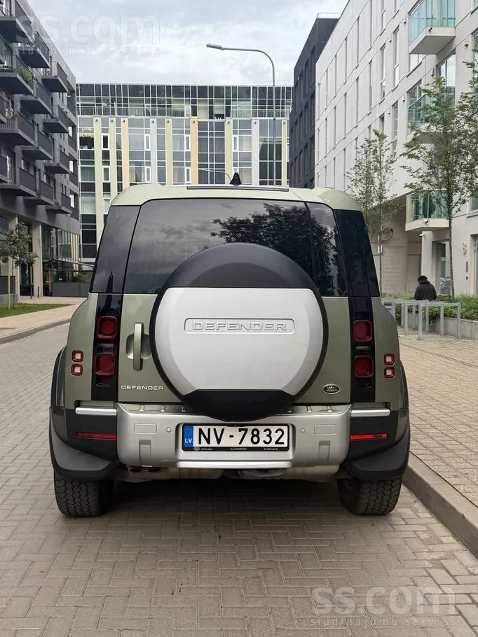 Land Rover Defender 2021 photo 4