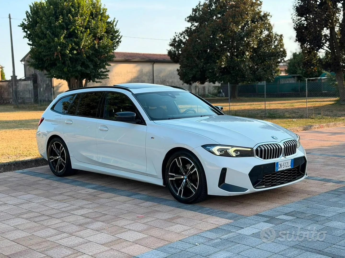 BMW 3 Series 2023 photo 3