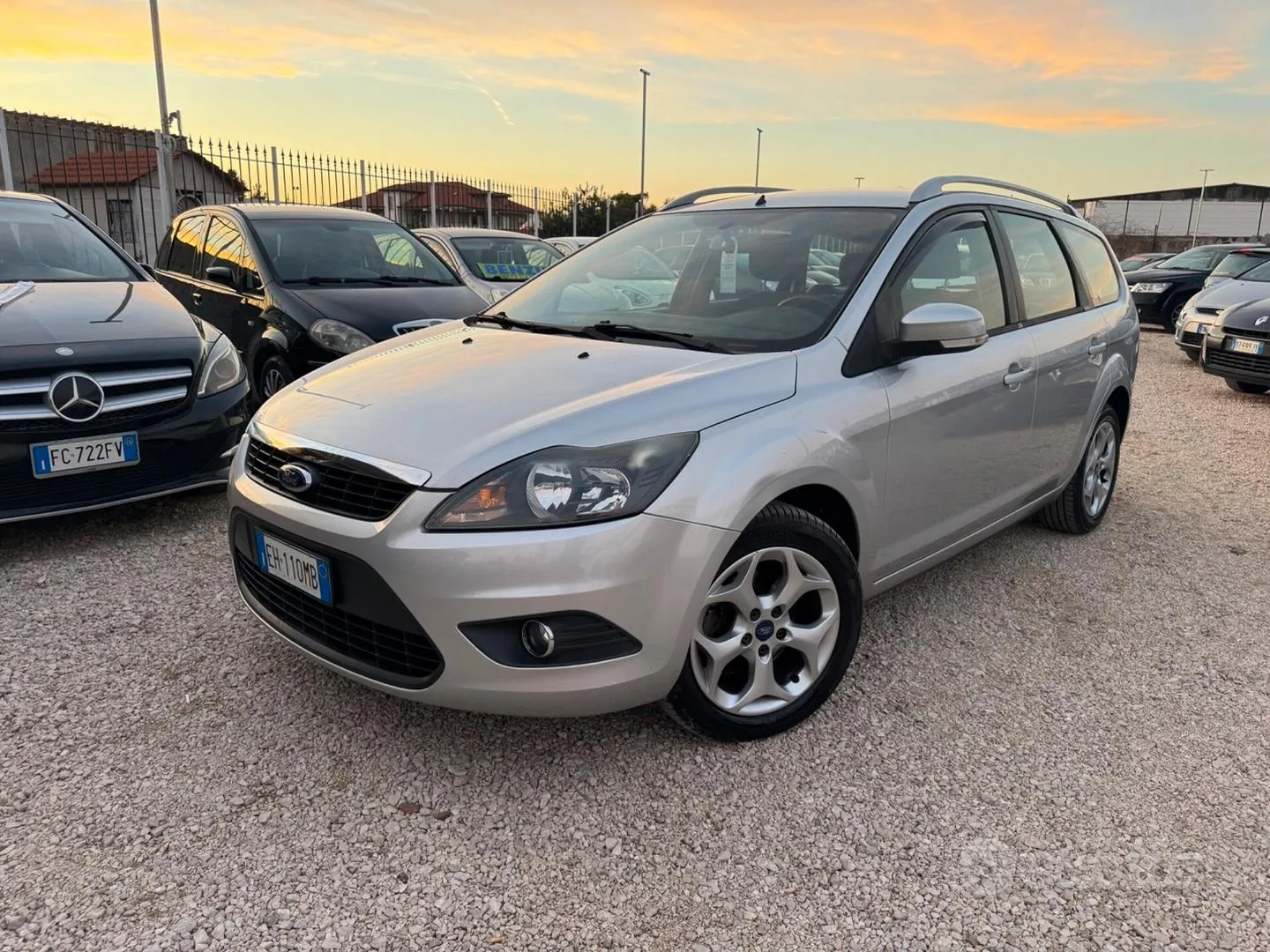 Ford Focus 2011 photo 2