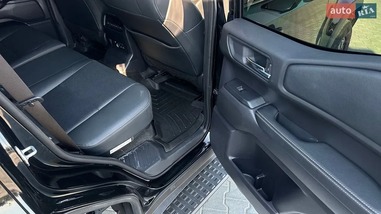 Toyota Land Cruiser Prado 2025 photo 2