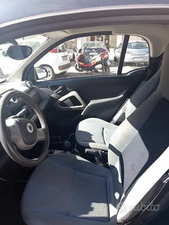 Smart Fortwo 2010 photo 2