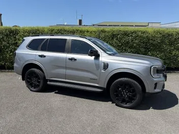 Ford Everest 2023 photo 2