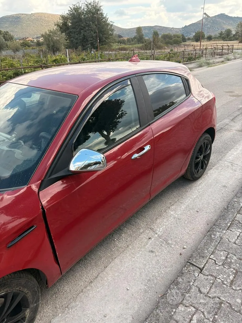 Alfa Romeo Giulietta 2012 photo 3