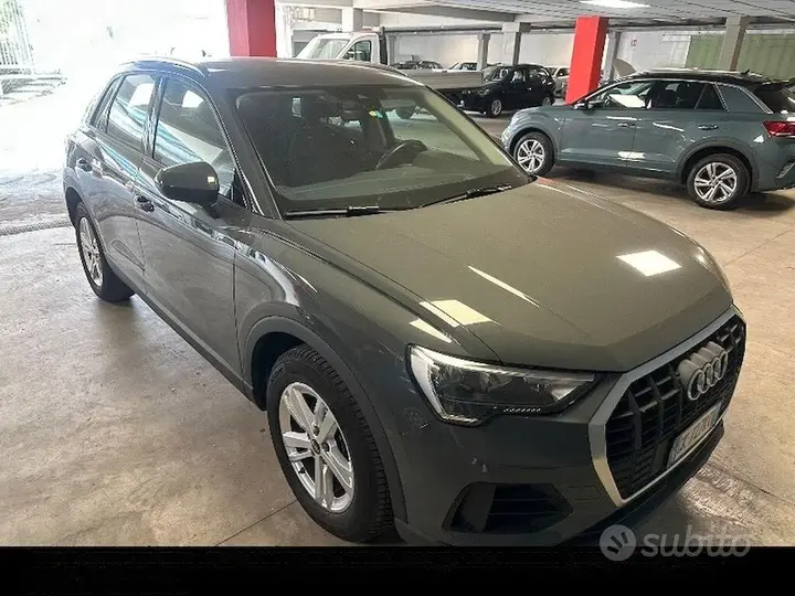 Audi Q3 2022 photo 2