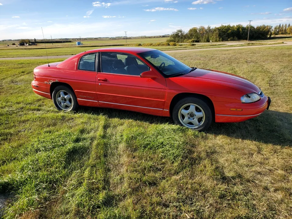 Chevrolet Monte Carlo 1997 photo 2