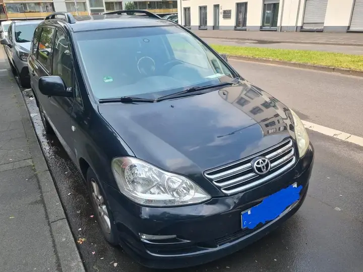 Toyota Avensis Verso