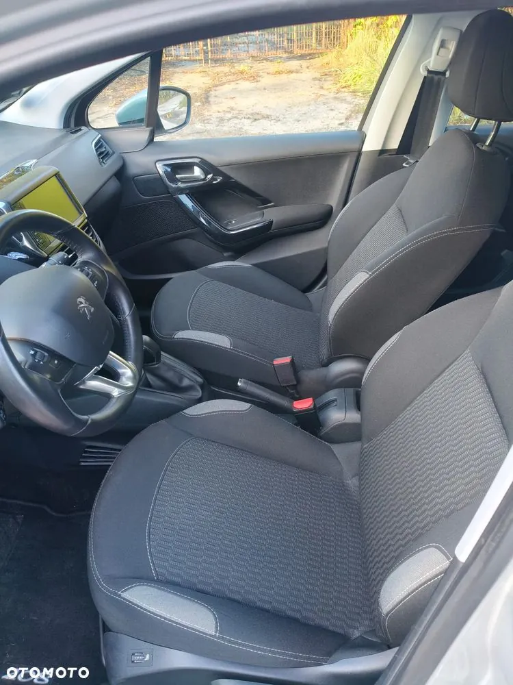 Peugeot 208 2016 photo 4