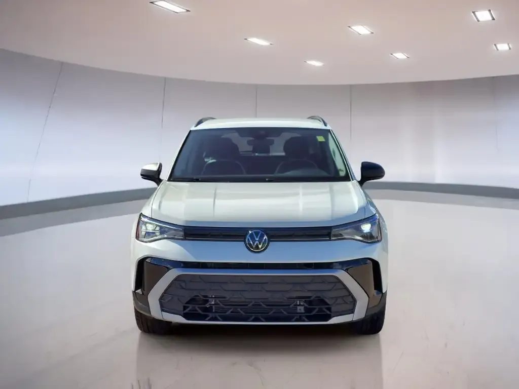 Volkswagen Taos 2026 photo 2