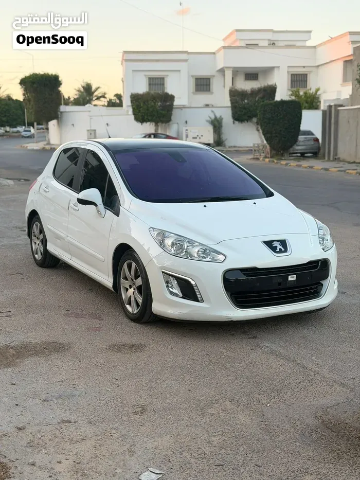 Peugeot 308 2013 photo 2