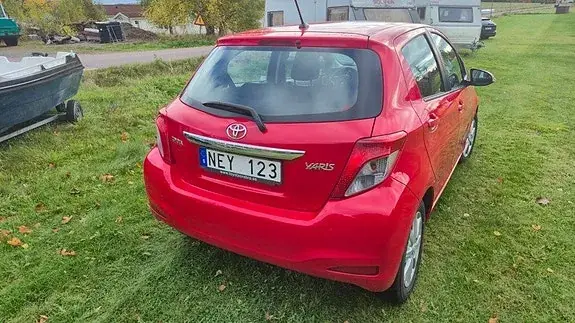Toyota Yaris 2012 photo 5