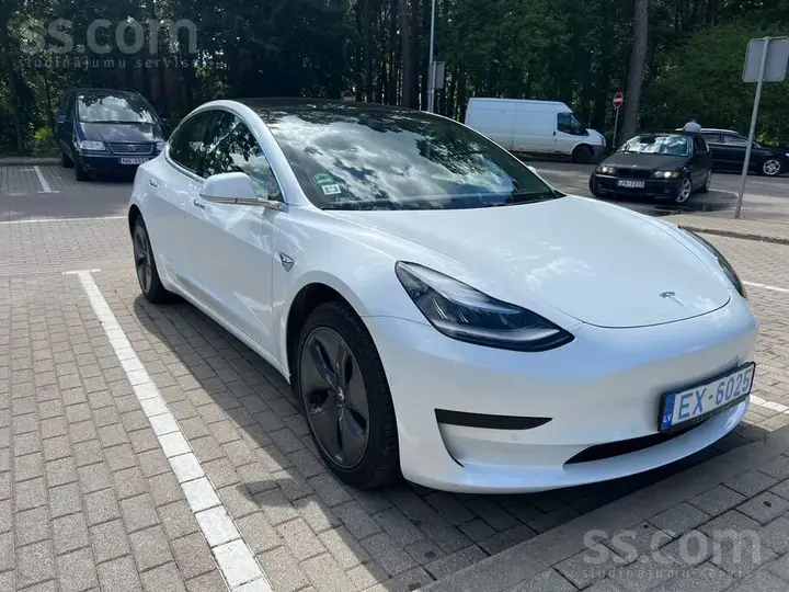 Tesla Model 3 2020 photo 2