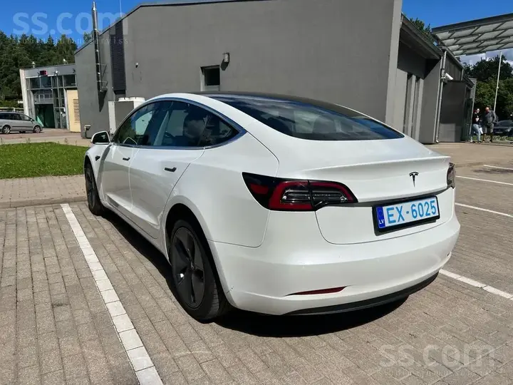 Tesla Model 3 2020 photo 4