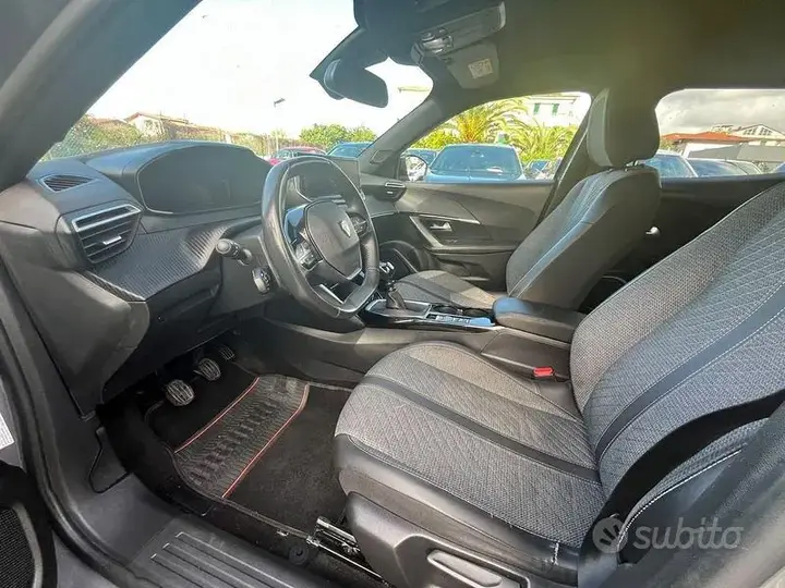 Peugeot 2008 2023 photo 5