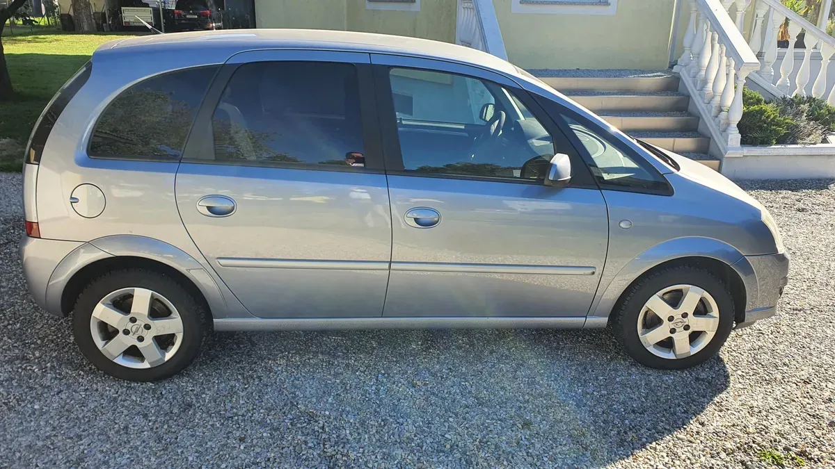 Opel Meriva 2009 photo 2
