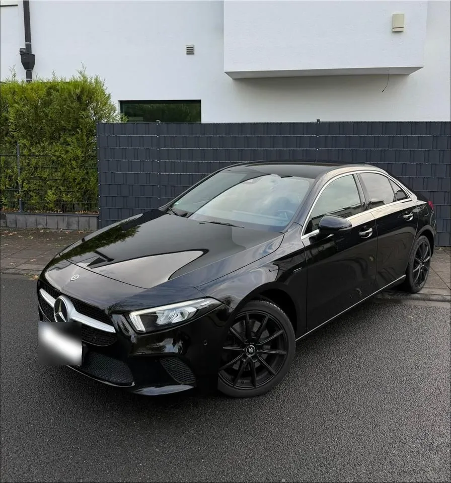 Mercedes-Benz A250E