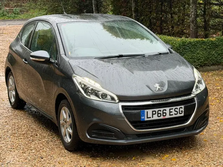Peugeot 208