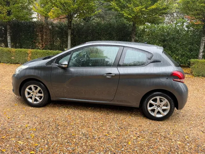 Peugeot 208 2016 photo 4