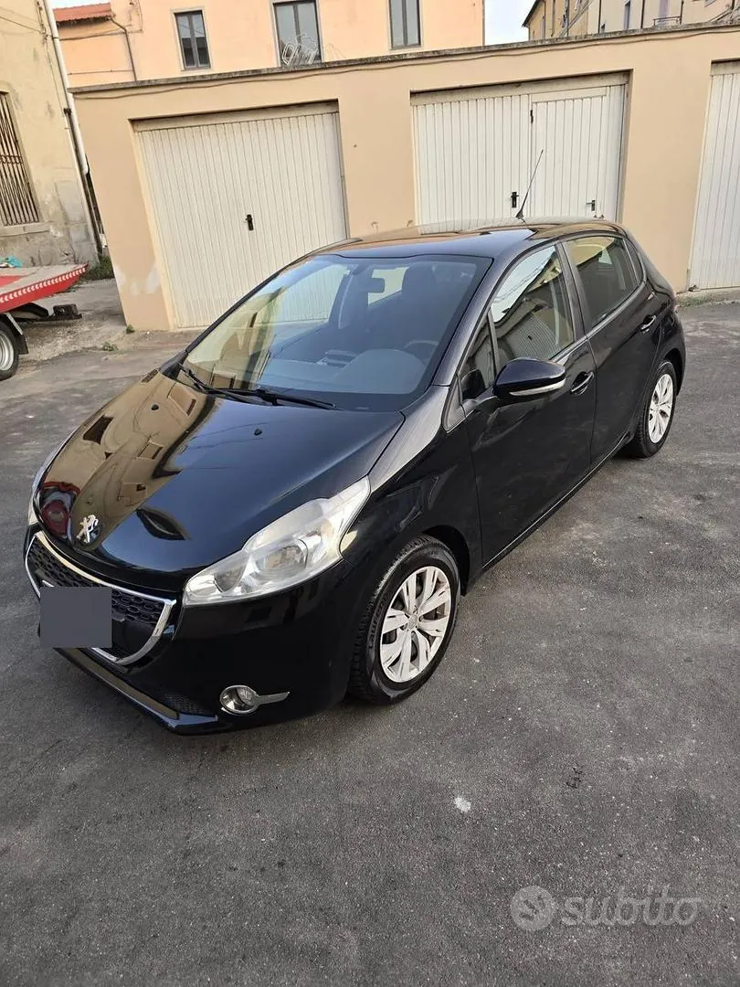 Peugeot 208 2014 photo 2