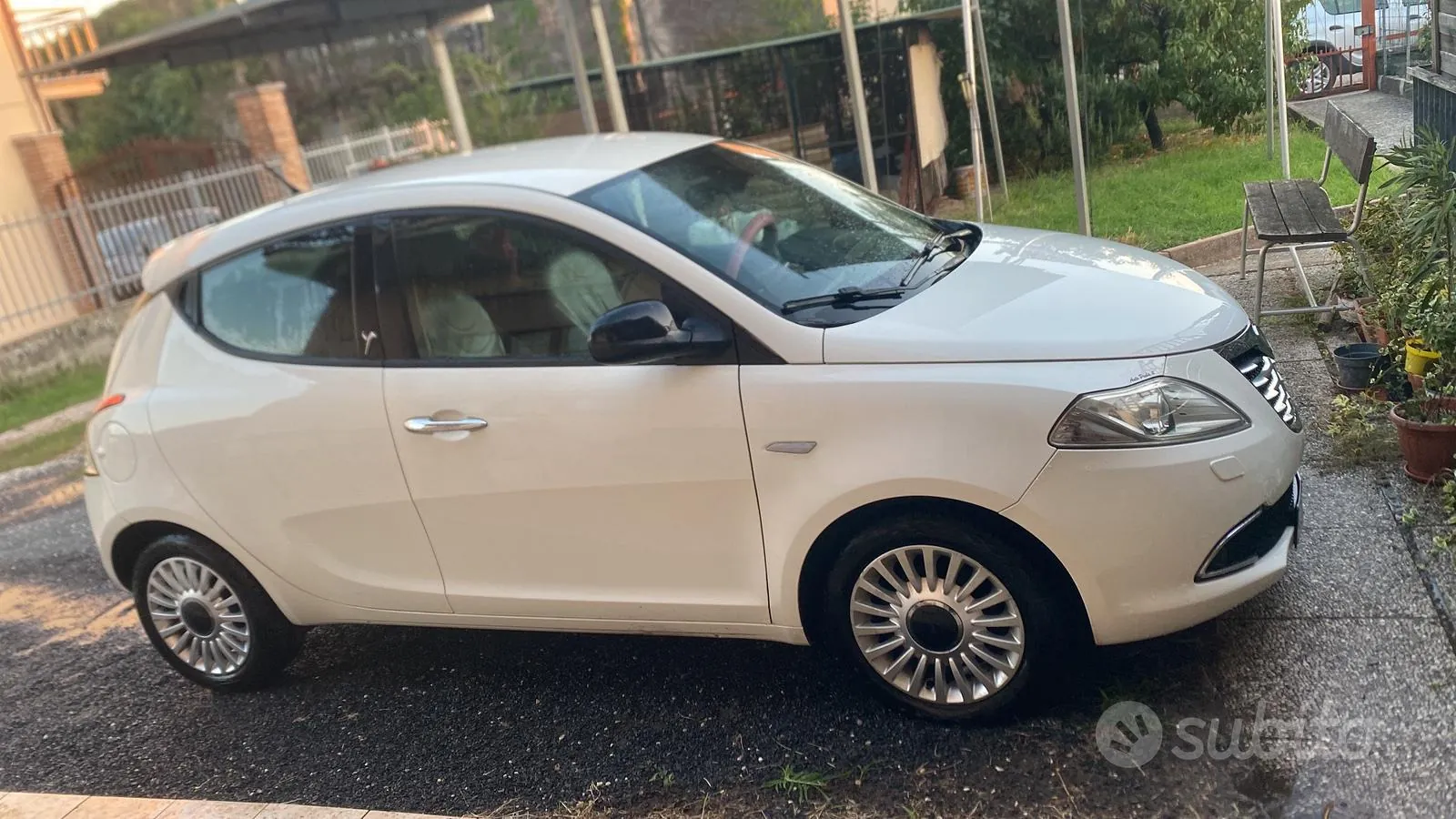 Lancia Ypsilon 2011 photo 2