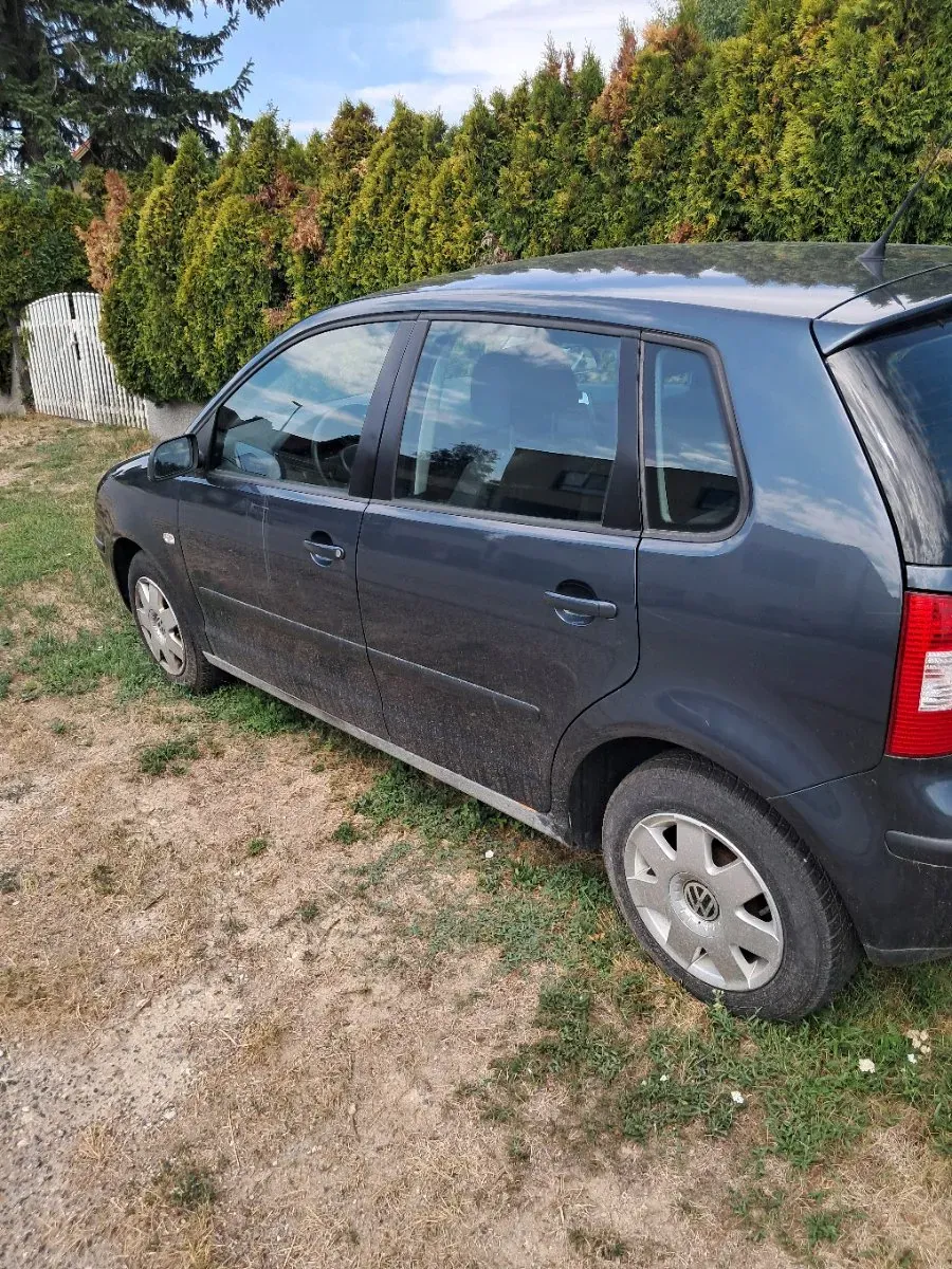 Volkswagen Polo 2004 photo 2