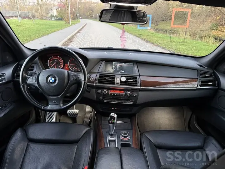 BMW X5 2010 photo 5