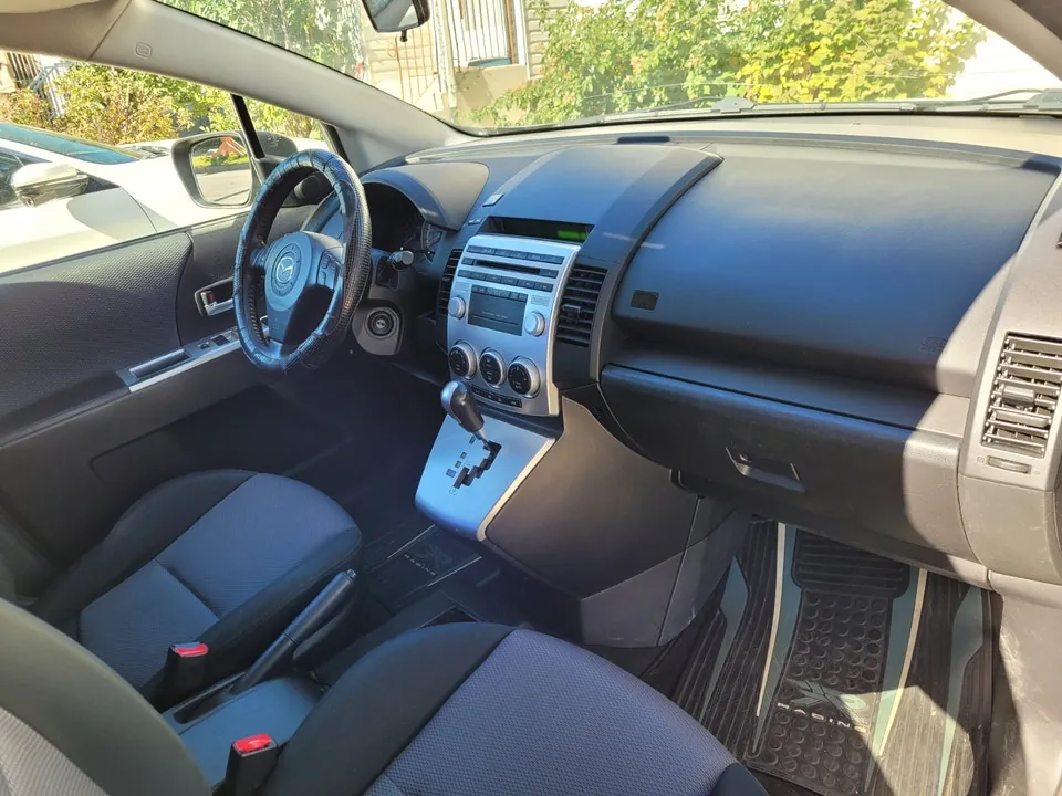 Mazda 5 2006 photo 5
