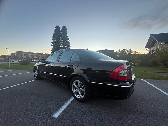 Mercedes-Benz E220 D 2007 photo 3