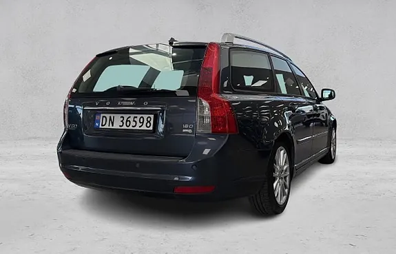 Volvo V50 2010 photo 5
